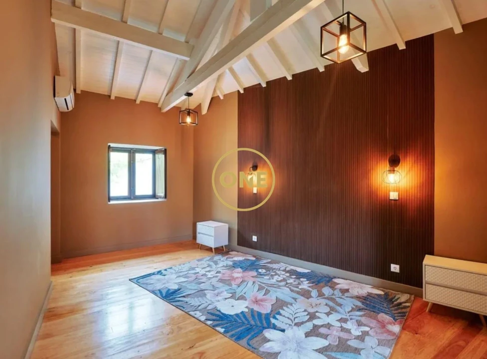 Moradia T4 para Venda em Campanhã Foto 1