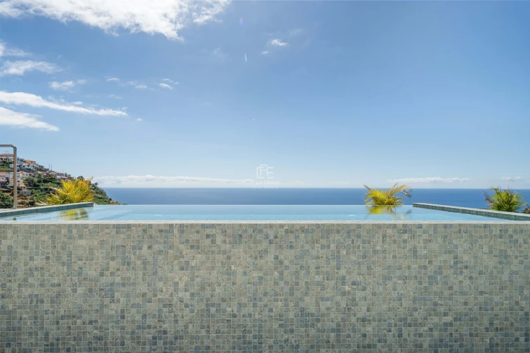 Apartamento T1 para Venda em Calheta Foto 2