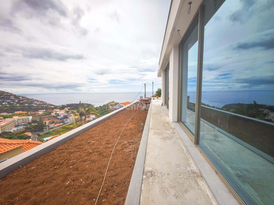 Moradia T3 para Venda em Ribeira Brava Foto 4