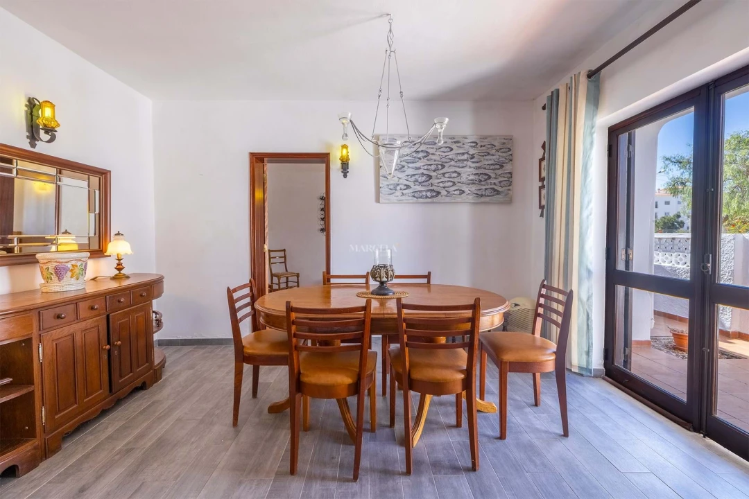 Moradia T4 para Venda em Odiaxere Foto 3