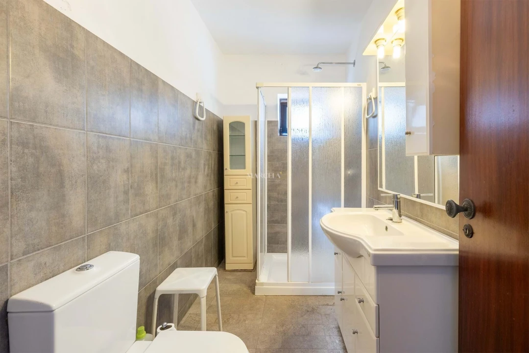 Moradia T4 para Venda em Odiaxere Foto 14