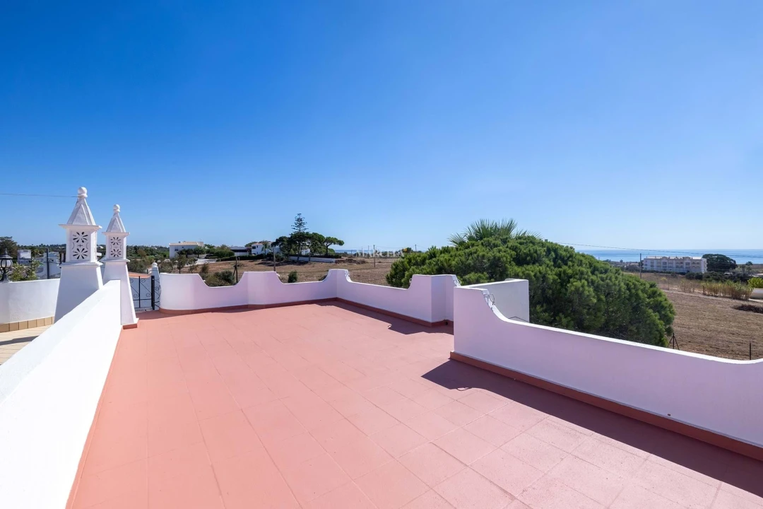 Moradia T4 para Venda em Odiaxere Foto 27