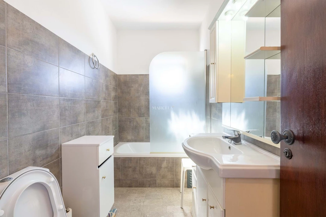 Moradia T4 para Venda em Odiaxere Foto 24