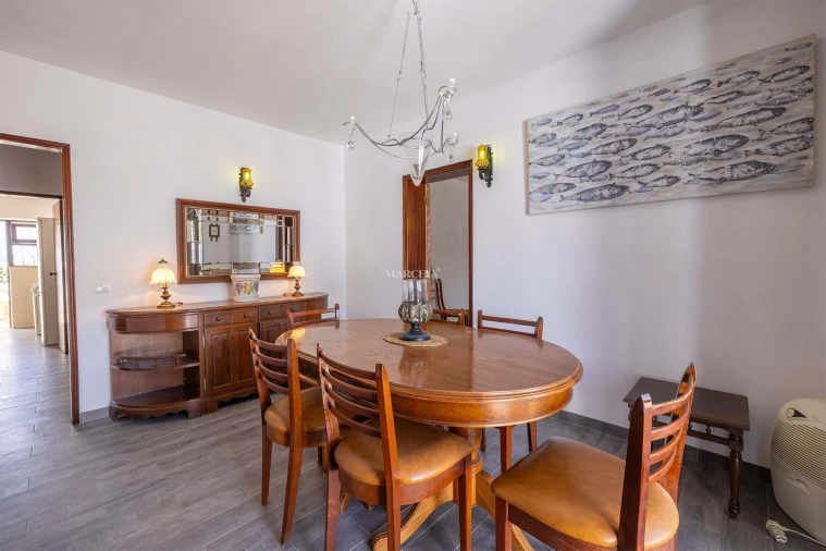 Moradia T4 para Venda em Odiaxere Foto 2