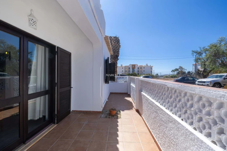 Moradia T4 para Venda em Odiaxere Foto 28