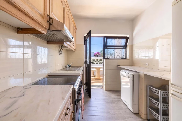 Moradia T4 para Venda em Odiaxere Foto 8