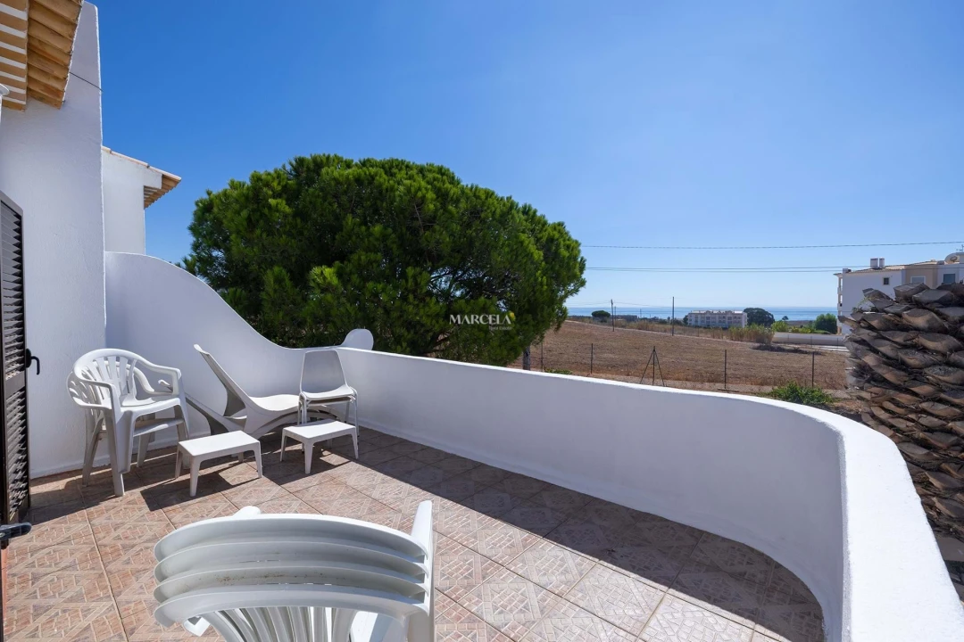 Moradia T4 para Venda em Odiaxere Foto 17