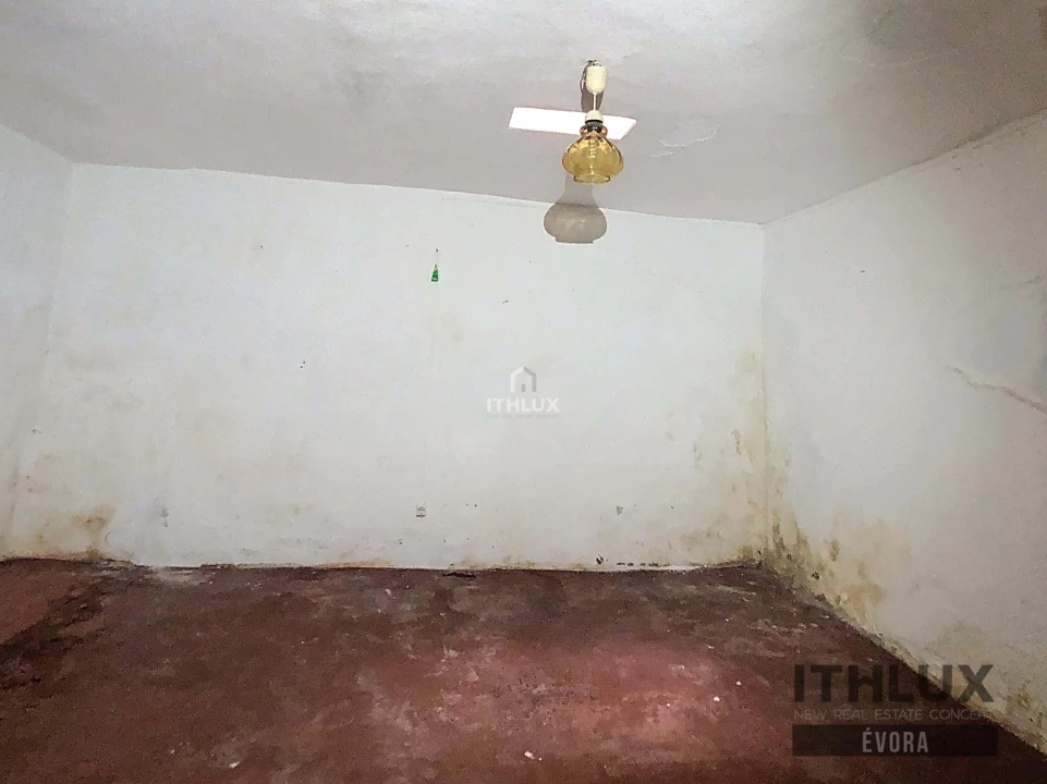 Moradia T3 para Venda em Viana do Alentejo Foto 9
