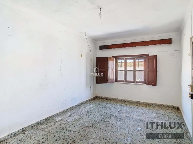 Moradia T3 para Venda em Viana do Alentejo Foto 4