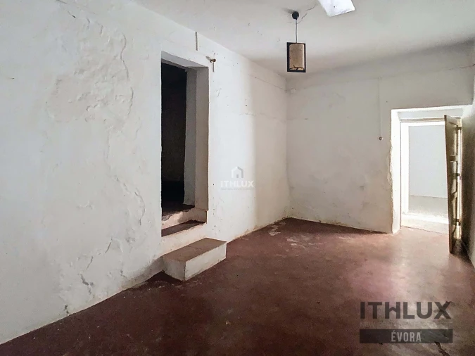 Moradia T3 para Venda em Viana do Alentejo Foto 8