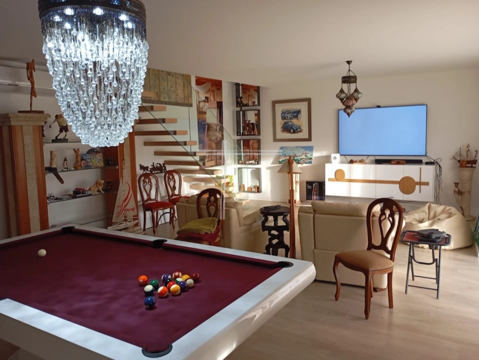 Apartamento T5 para Venda em Amora Foto 4