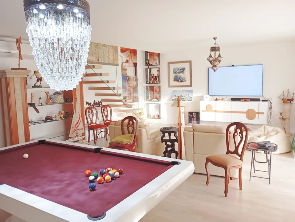 Apartamento T5 para Venda em Amora Foto 1
