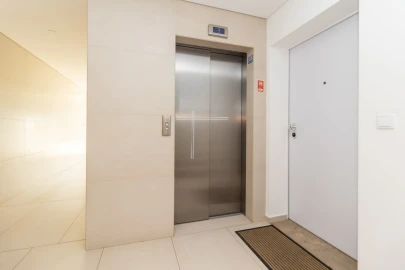 Apartamento T5 para Venda em Amora