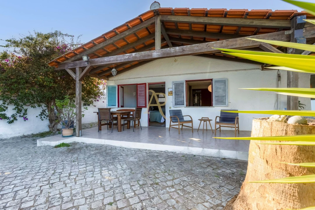 Moradia T3 para Venda em Armação de Pera Foto 3