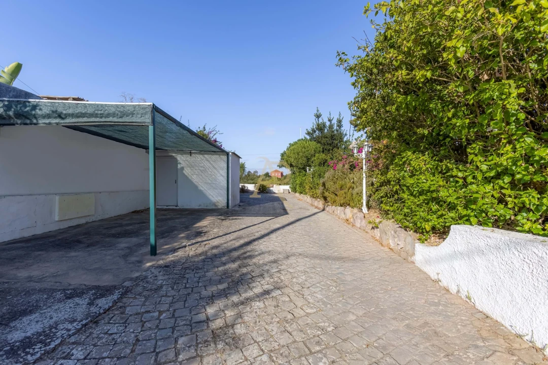 Moradia T3 para Venda em Armação de Pera Foto 38