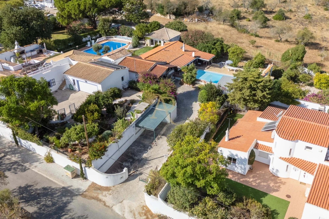 Moradia T3 para Venda em Armação de Pera Foto 36