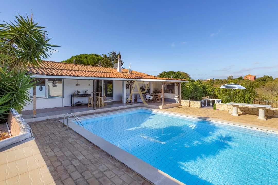 Moradia T3 para Venda em Armação de Pera Foto 5