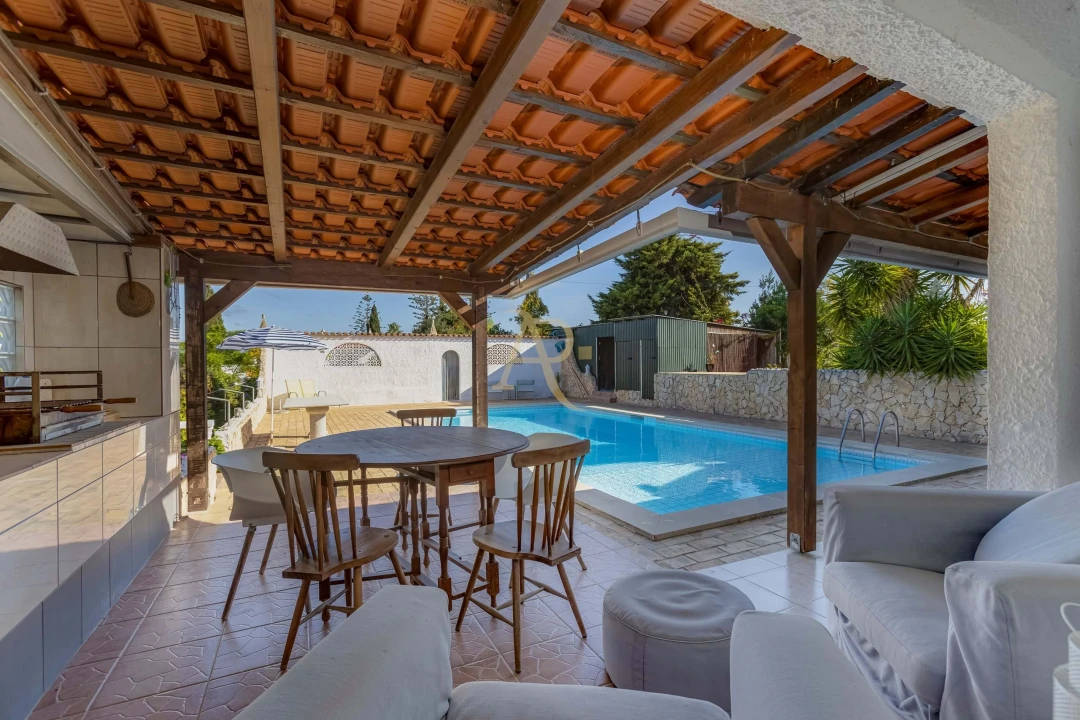 Moradia T3 para Venda em Armação de Pera Foto 10