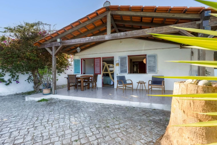 Moradia T3 para Venda em Armação de Pera Foto 3