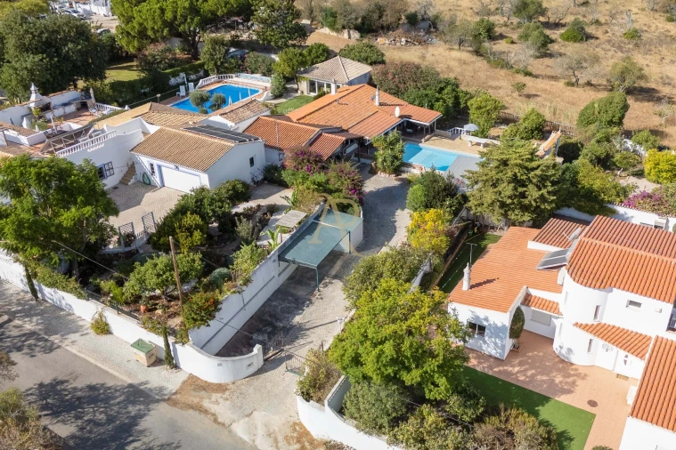 Moradia T3 para Venda em Armação de Pera Foto 36