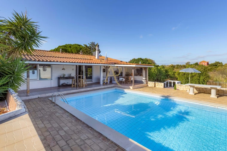 Moradia T3 para Venda em Armação de Pera Foto 5