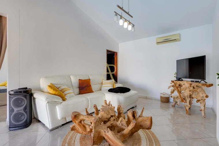 Moradia T3 para Venda em Armação de Pera Foto 22