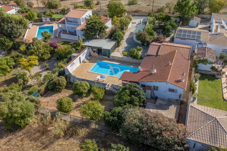 Moradia T3 para Venda em Armação de Pera Foto 34