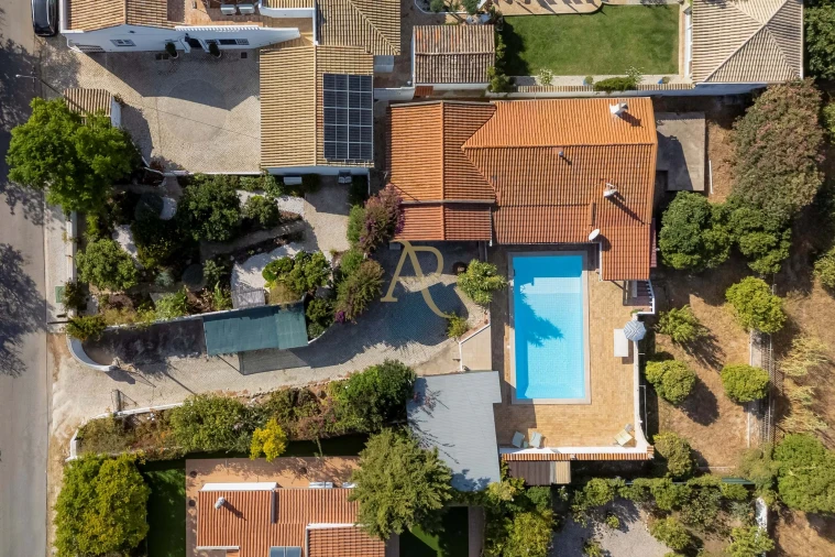 Moradia T3 para Venda em Armação de Pera Foto 35