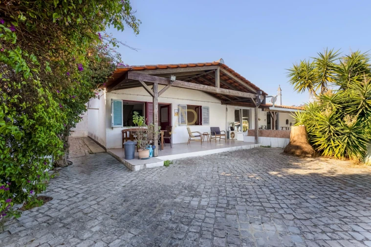 Moradia T3 para Venda em Armação de Pera Foto 2