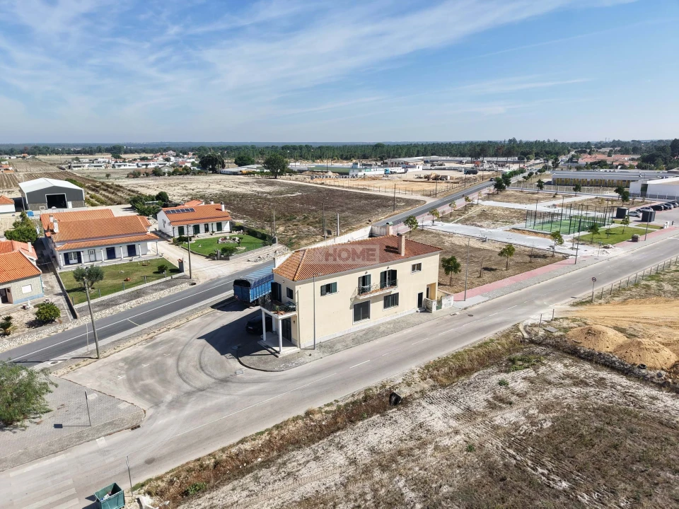 Prédio para Venda em Salvaterra de Magos e Foros de Salvaterra Foto 3