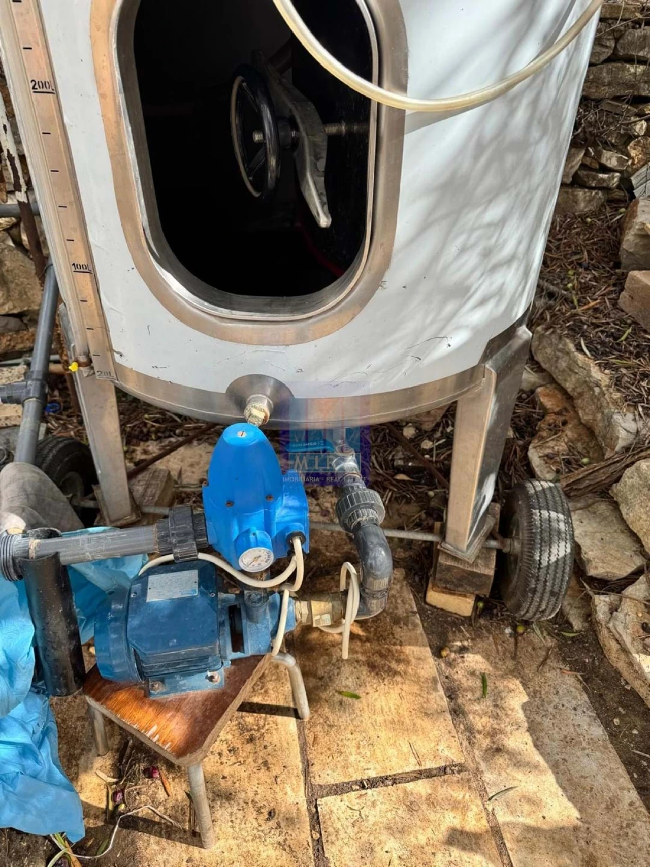 Moradia T4 para Venda em Santa Barbara de Nexe Foto 6