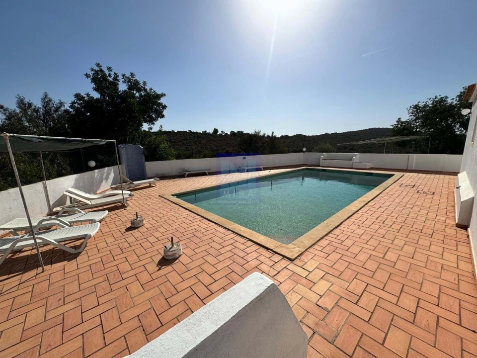 Moradia T4 para Venda em Santa Barbara de Nexe Foto 14