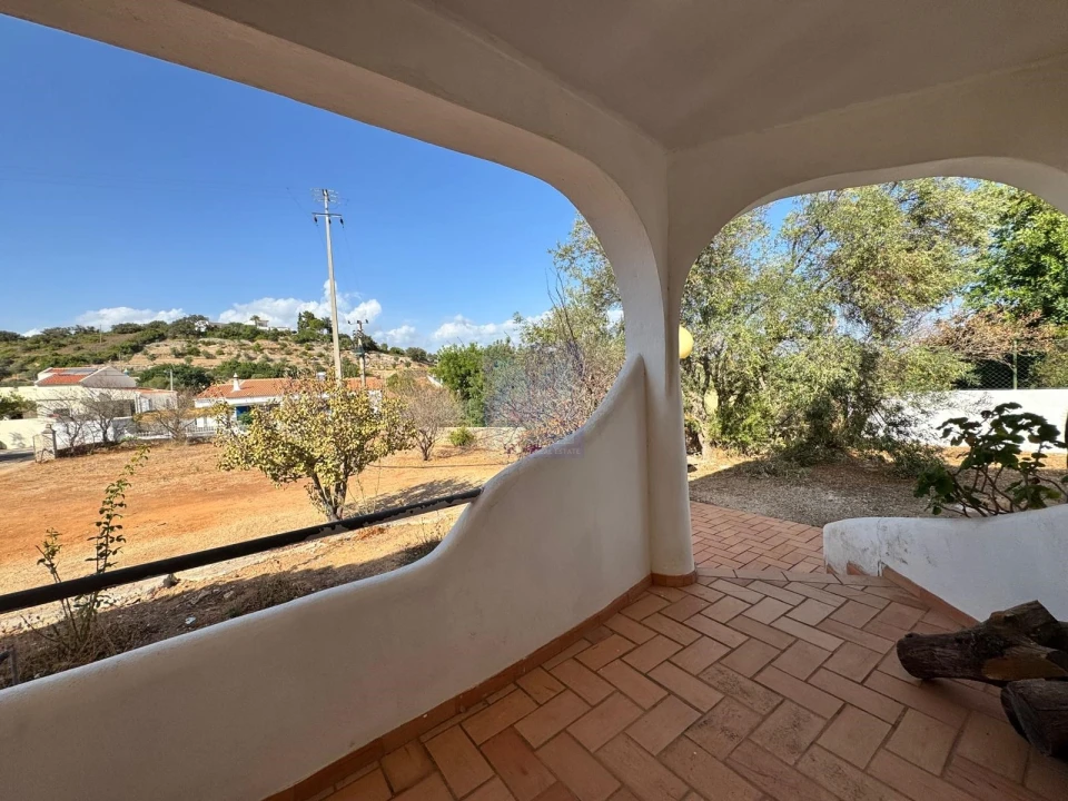 Moradia T4 para Venda em Santa Barbara de Nexe Foto 44