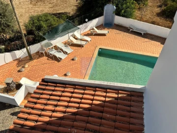 Moradia T4 para Venda em Santa Barbara de Nexe