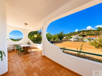 Moradia T4 para Venda em Santa Barbara de Nexe