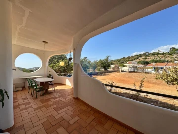 Moradia T4 para Venda em Santa Barbara de Nexe