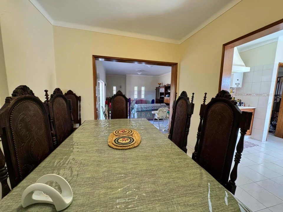 Moradia T4 para Venda em Santa Barbara de Nexe Foto 11