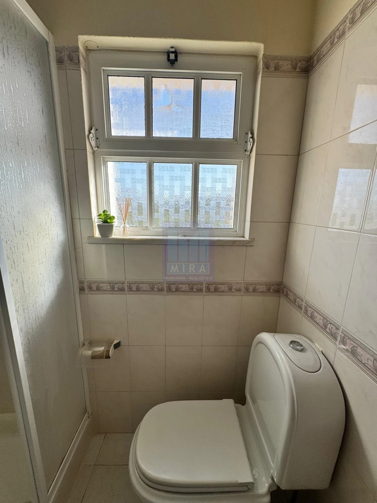 Moradia T4 para Venda em Santa Barbara de Nexe Foto 22