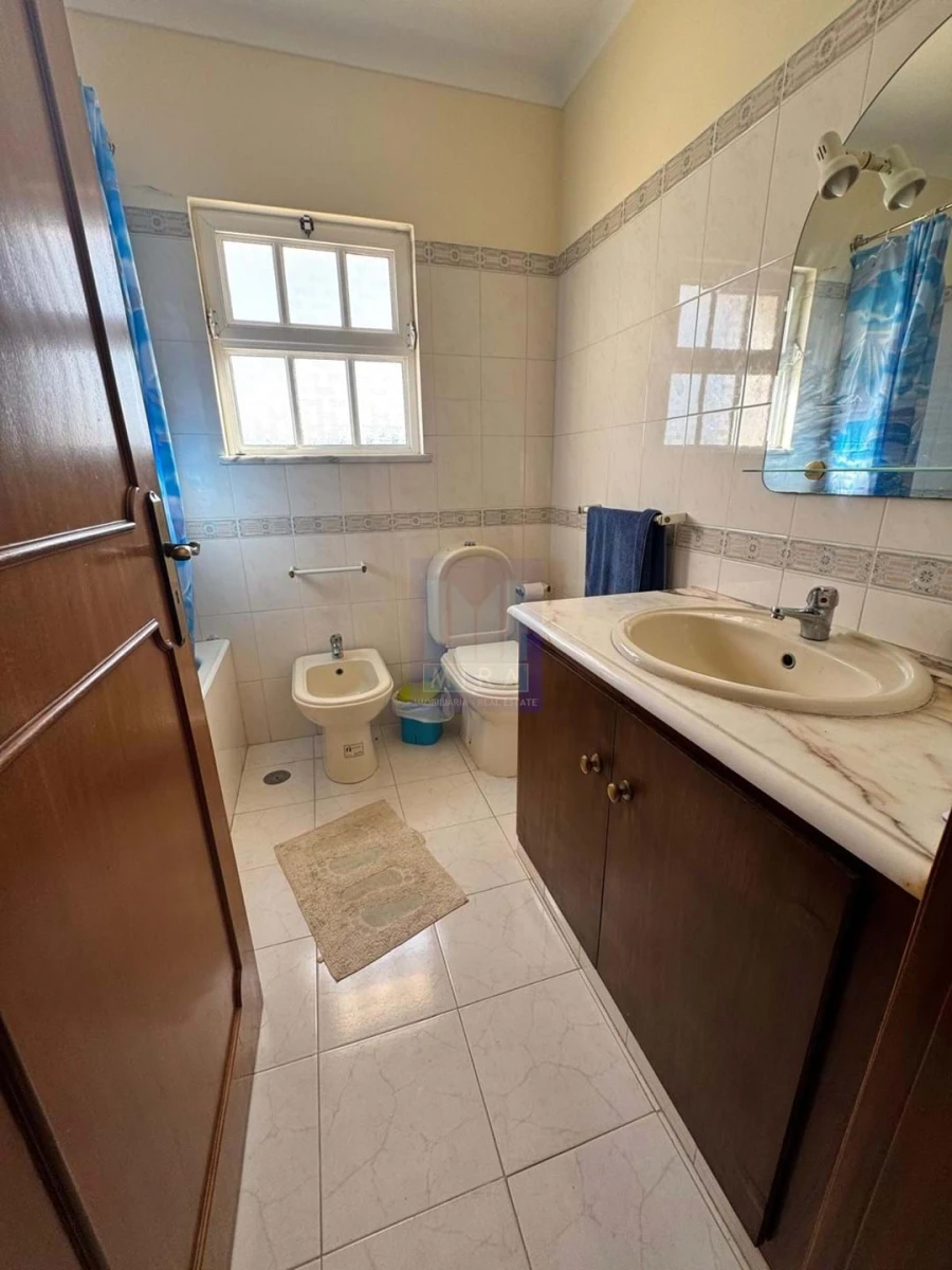 Moradia T4 para Venda em Santa Barbara de Nexe Foto 33