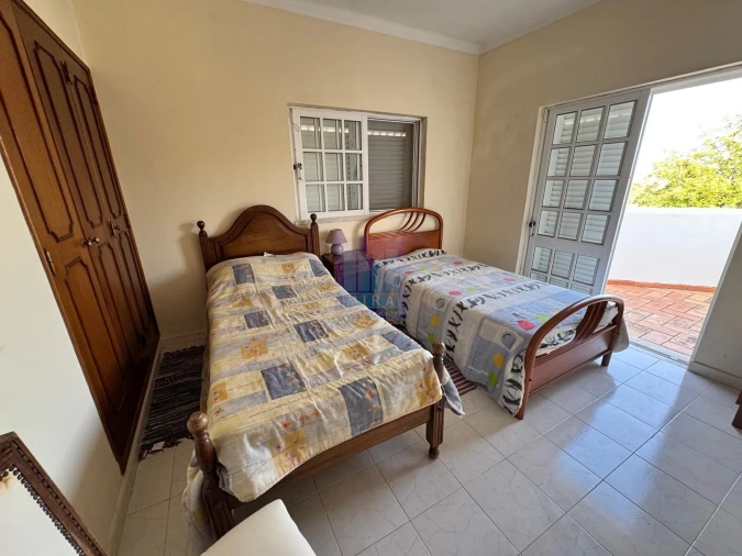 Moradia T4 para Venda em Santa Barbara de Nexe Foto 25