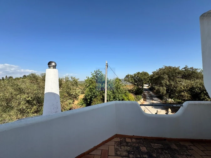 Moradia T4 para Venda em Santa Barbara de Nexe Foto 26