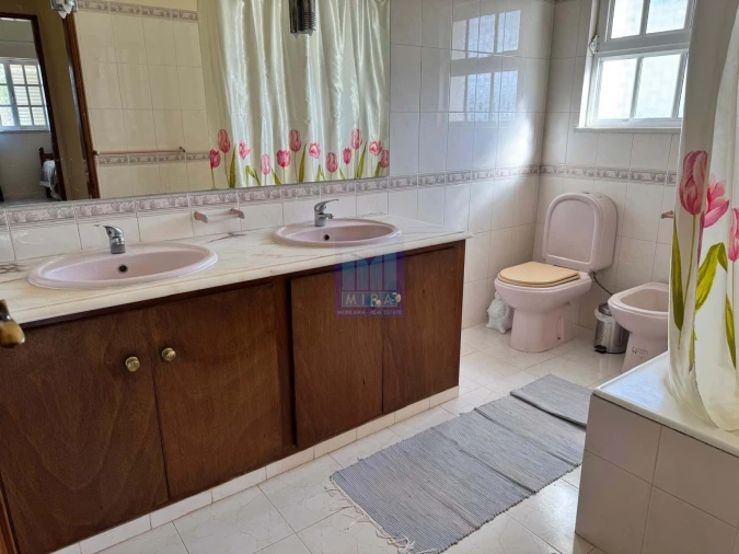 Moradia T4 para Venda em Santa Barbara de Nexe Foto 50