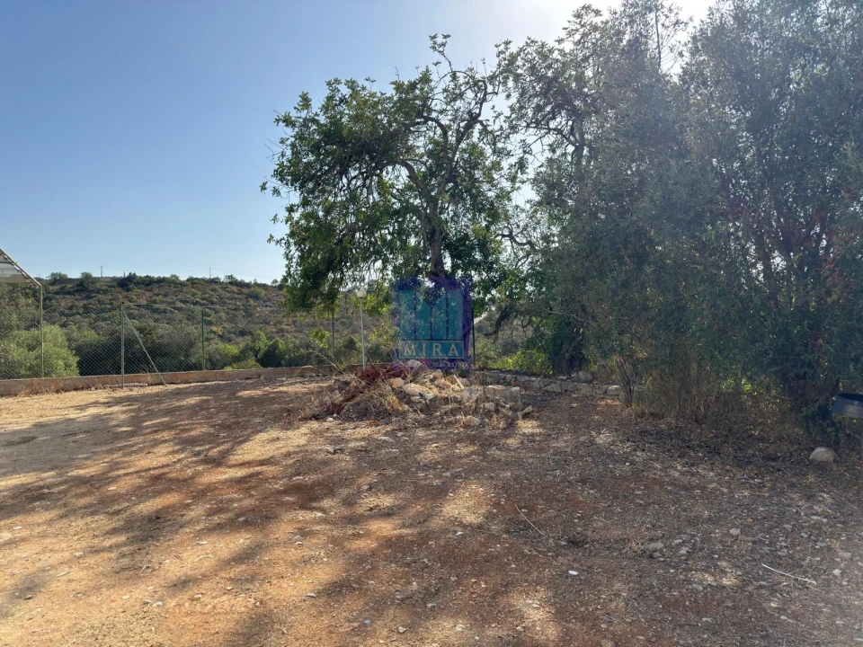 Moradia T4 para Venda em Santa Barbara de Nexe Foto 24