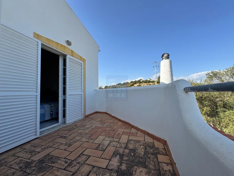 Moradia T4 para Venda em Santa Barbara de Nexe Foto 37