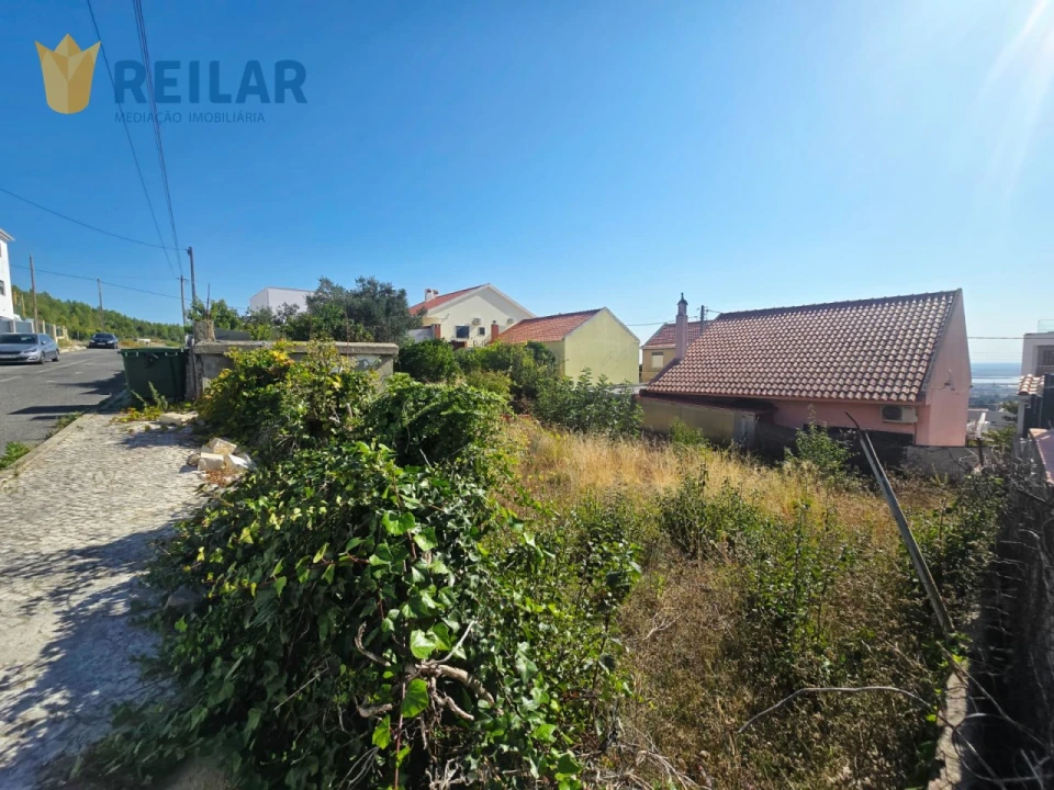 Terreno para Venda em Alverca do Ribatejo e Sobralinho Foto 1