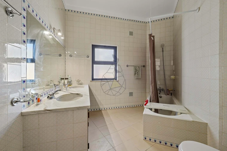 Moradia T3 para Venda em Alvor Foto 15