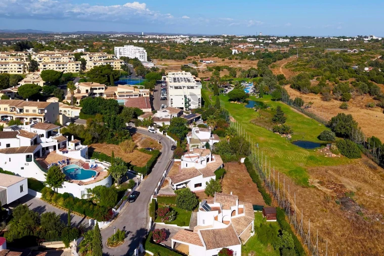 Moradia T3 para Venda em Alvor Foto 53