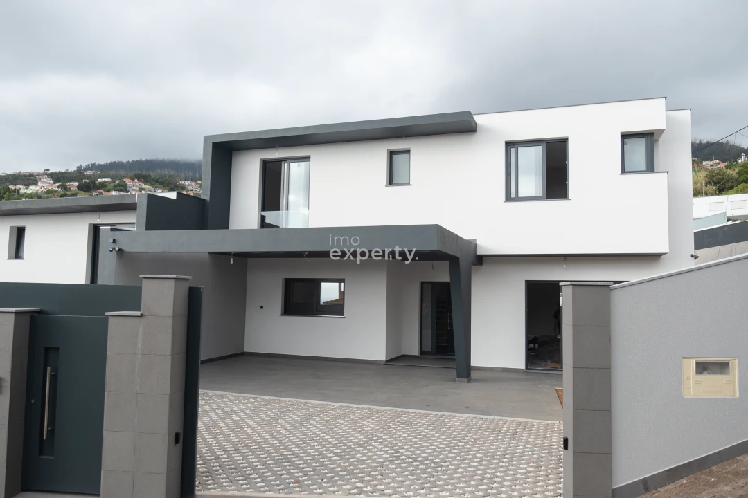 Moradia T3 para Venda em São Roque Foto 22