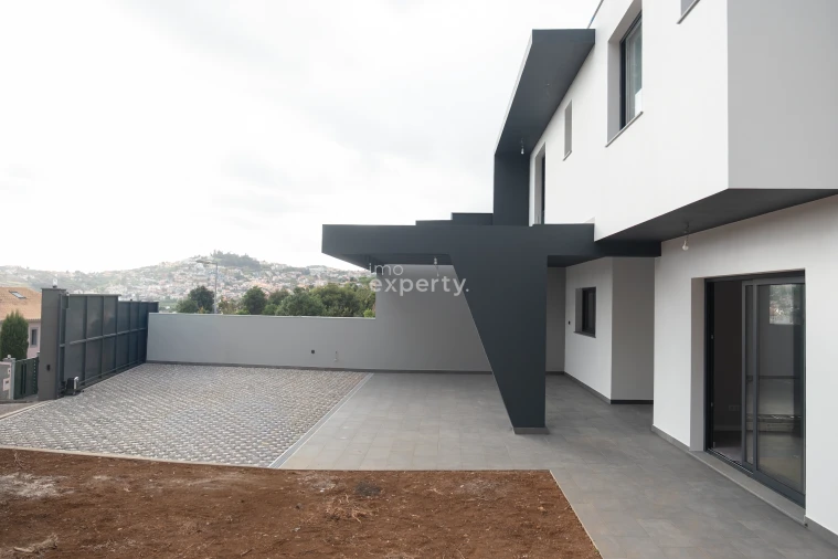 Moradia T3 para Venda em São Roque Foto 20