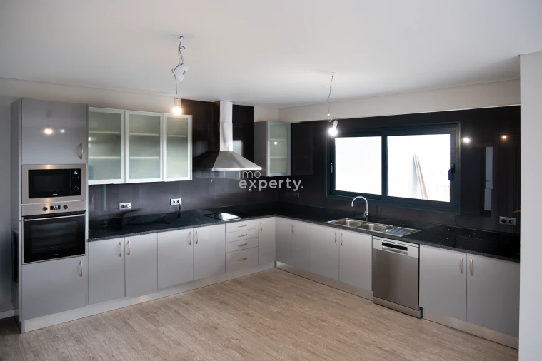 Moradia T3 para Venda em São Roque Foto 5